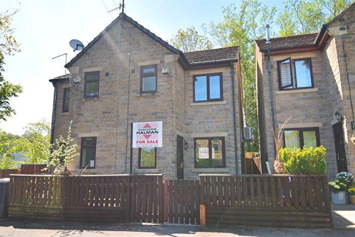 3 Bedroom Semi-Detached House For Sale In Taxal Mews, Macclesfield Road, Whaley Bridge, High Peak, SK23