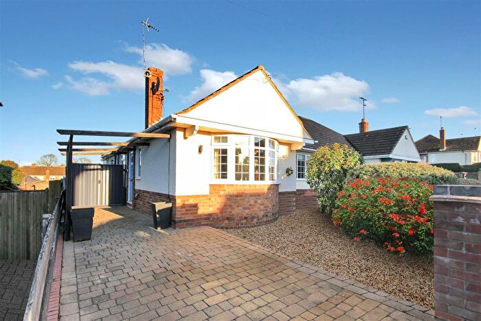 2 Bedroom Semi Detached Bungalow For Sale In Ridgeway, Wellingborough, NN8