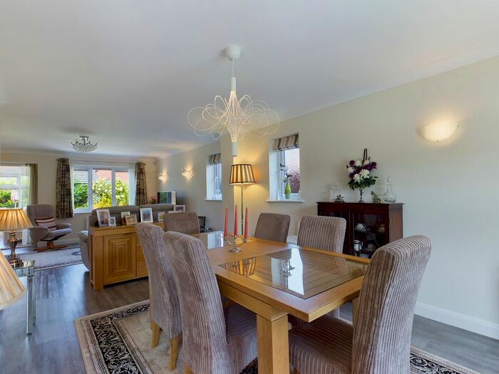 4 Bedroom Detached House For Sale In Redwood Drive, Blackpool FY4