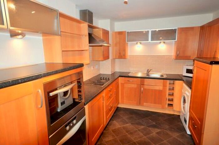 3 Bedroom Flat To Rent In Westfield Terrace, Sheffield, S1