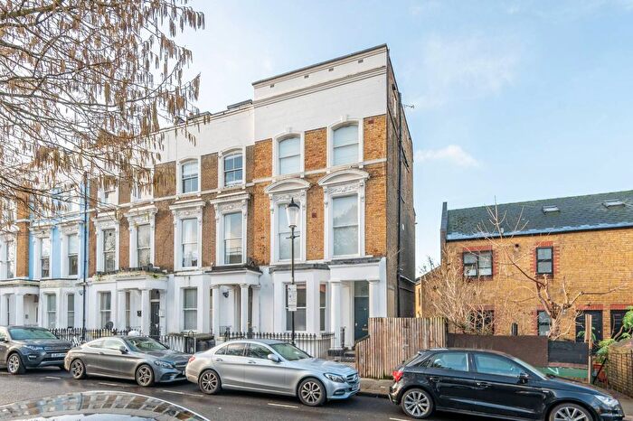 1 Bedroom Flat To Rent In St Lukes Road, Westbourne Park, London, W11