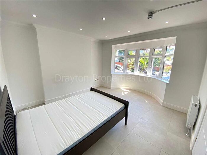 Property To Rent In Perryn Road, Acton, W3
