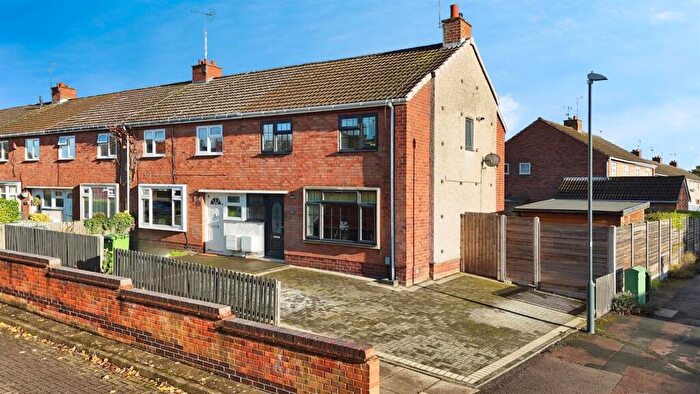 3 Bedroom End Of Terrace House For Sale In Chesford Crescent, Warwick, CV34