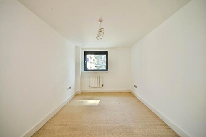 1 Bedroom Flat For Sale In Millharbour, London, E14