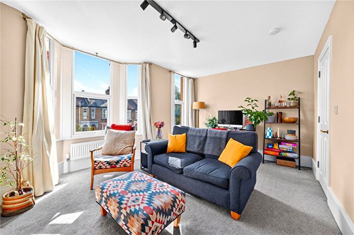 3 Bedroom Flat For Sale In Markhouse Avenue, Walthamstow, London, E17