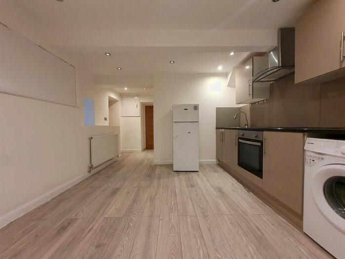 1 Bedroom Flat To Rent In Wightman Road, London, N4