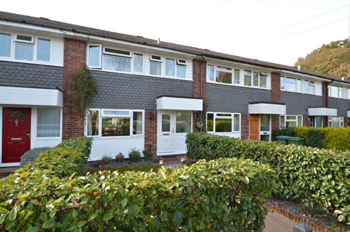 3 Bedroom Terraced House To Rent In Kingsway Terrace, Weybridge, KT13