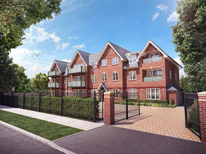 3 Bedroom Flat To Rent In Carew Road, Northwood, HA6