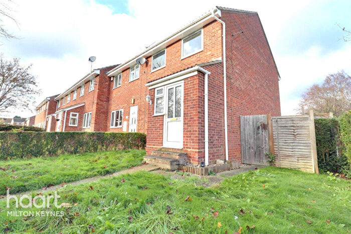 3 Bedroom End Of Terrace House To Rent In Carroll Close, Newport Pagnell, MK16