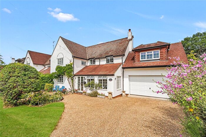 4 Bedroom Semi-detached House For Sale In Edwin Road, West Horsley, KT24