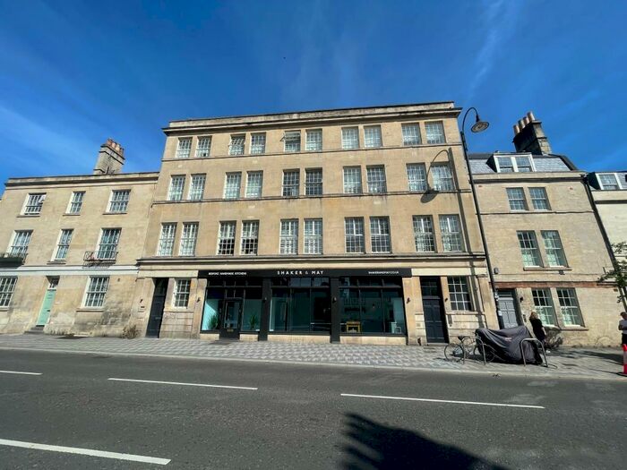 Apartment To Rent In Long Acre, Bath, BA1
