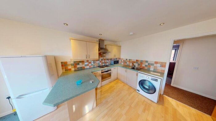 2 Bedroom Flat To Rent In Royal Victoria Court, Gamble Street, Nottingham, Nottinghamshire, NG7
