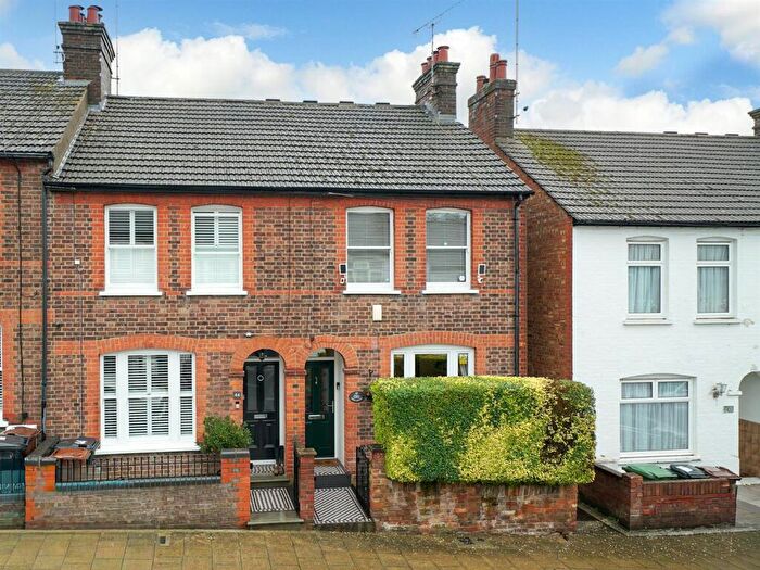 4 Bedroom End Of Terrace House For Sale In Folly Avenue, St. Albans, AL3