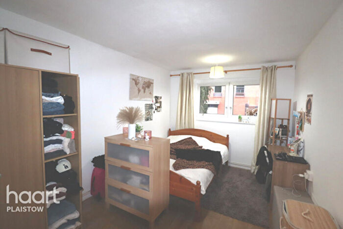 1 Bedroom Apartment For Sale In Vandome Close Royal Docks, London, E16