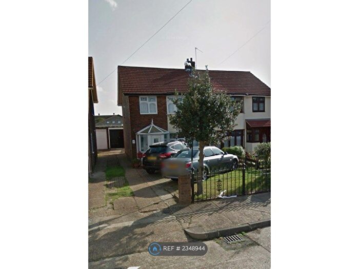 3 Bedroom Semi-Detached House To Rent In Hugo Gardens, Rainham, RM13