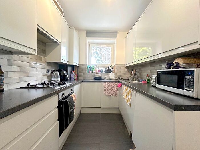 4 Bedroom Flat To Rent In Ellen Street, London, E1