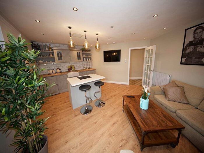 2 Bedroom Flat To Rent In Blackness Road, Dundee, DD2