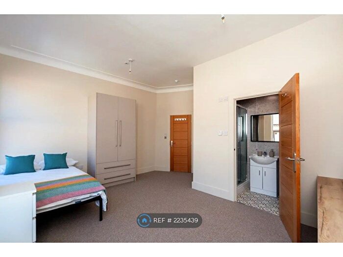 6 Bedroom Semi-Detached House To Rent In Hawarden Avenue, Liverpool, L17