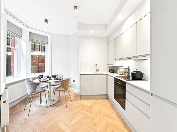1 Bedroom Flat To Rent In Hamlet Gardens, King Street, W6
