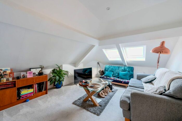 1 Bedroom Flat To Rent In Auckland Hill, West Norwood, London, SE27