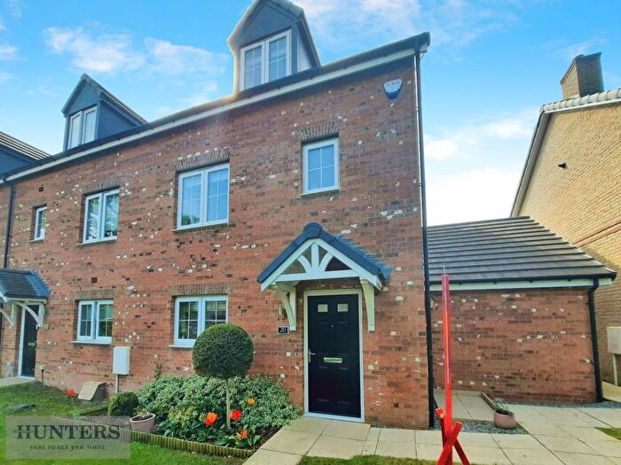 4 Bedroom Town House For Sale In Edderacres Walk, Wingate, County Durham, TS28