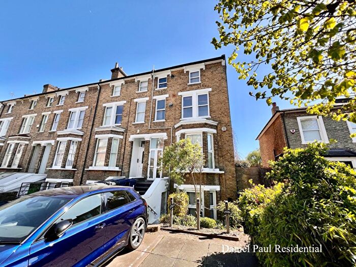 1 Bedroom Flat To Rent In The Grove, Ealing, W5