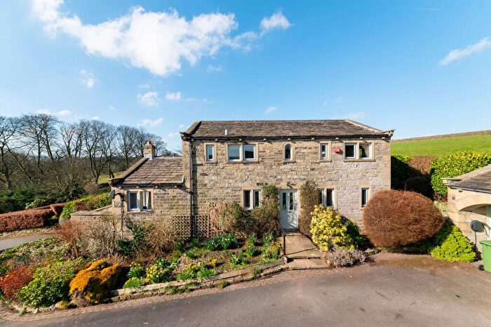 4 Bedroom Detached House For Sale In Field View, Crodingley Farm Court, Thong Lane, Thongsbridge, HD9