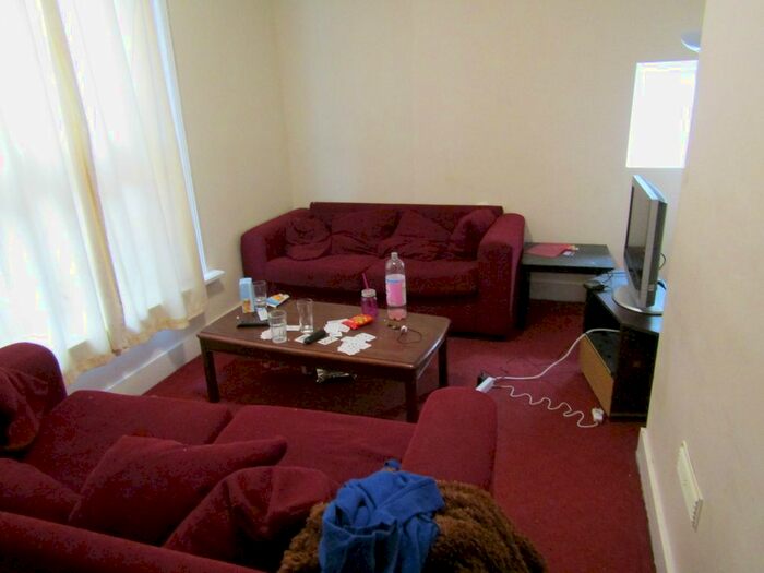 6 Bedroom Terraced House To Rent In Shakespeare Avenue, Southampton, SO17