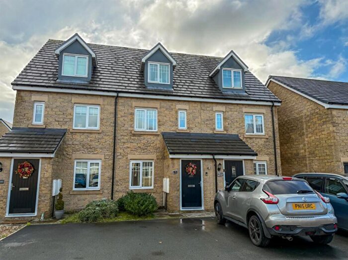3 Bedroom Terraced House For Sale In Curlew Avenue, Buxton, SK17