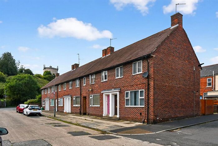 3 Bedroom Terraced House For Sale In Chatsworth Terrace, York, YO26