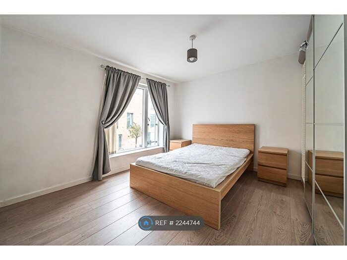 2 Bedroom Flat To Rent In Mauritius Building, London, SW18