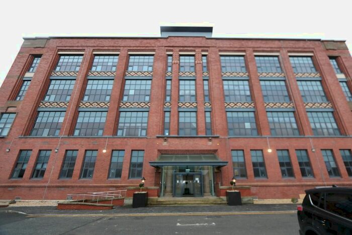 2 Bedroom Flat To Rent In Inverlair Avenue, Glasgow, G43