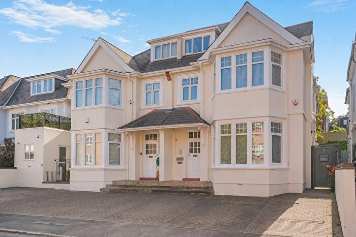 2 Bedroom Flat For Sale In Studland Road, Bournemouth, BH4