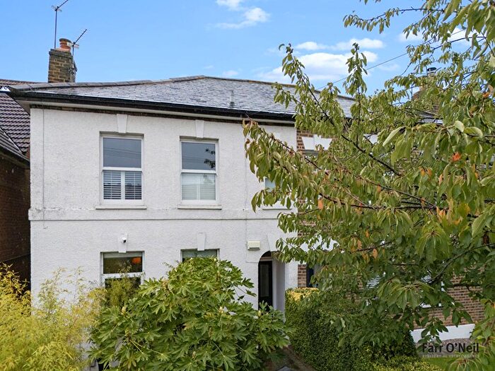 2 Bedroom Apartment For Sale In Princes Road, Buckhurst Hill, IG9