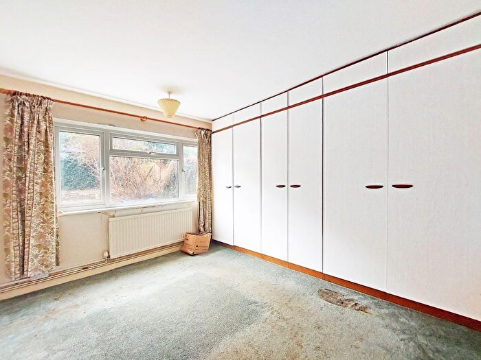 2 Bedroom Flat For Sale In Cunningham Park, Harrow, HA1