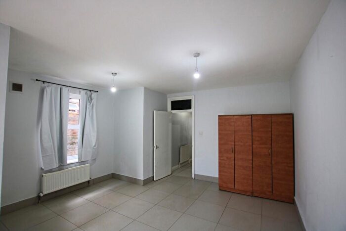 2 Bedroom Ground Maisonette To Rent In Strode Road, London, NW10