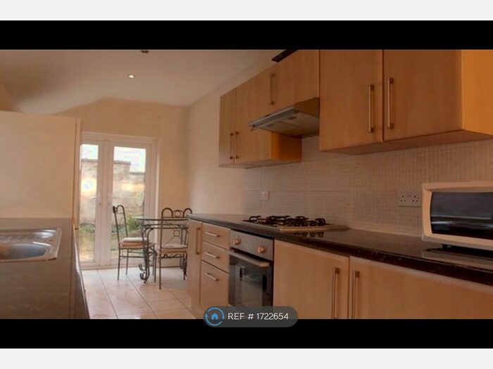 3 Bedroom Terraced House To Rent In Ernestville Road, Bristol, BS16