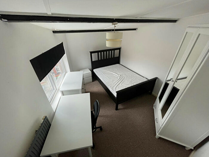 6 Bedroom End Of Terrace House To Rent In Manor Drive, Leeds, West Yorkshire, LS6