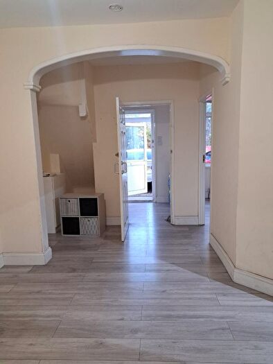 4 Bedroom Maisonette To Rent In Cranborne Waye, Hayes, UB4