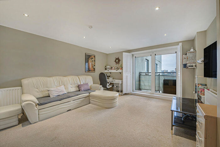 1 Bedroom Apartment For Sale In Erebus Drive, West Thamesmead, SE28