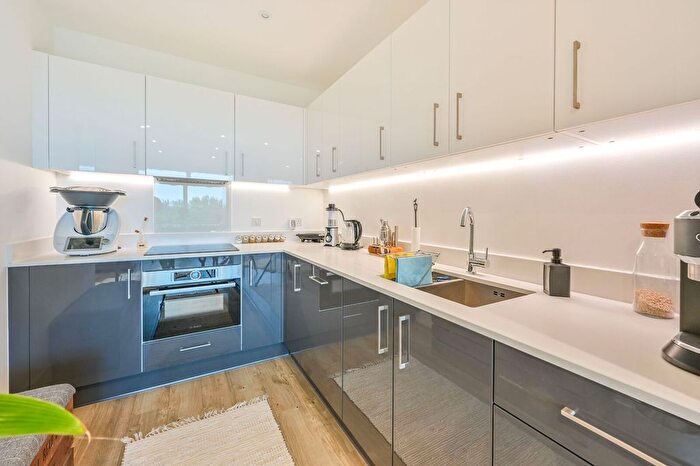 1 Bedroom Flat To Rent In Beck Square, Leyton, Leyton, London, E10