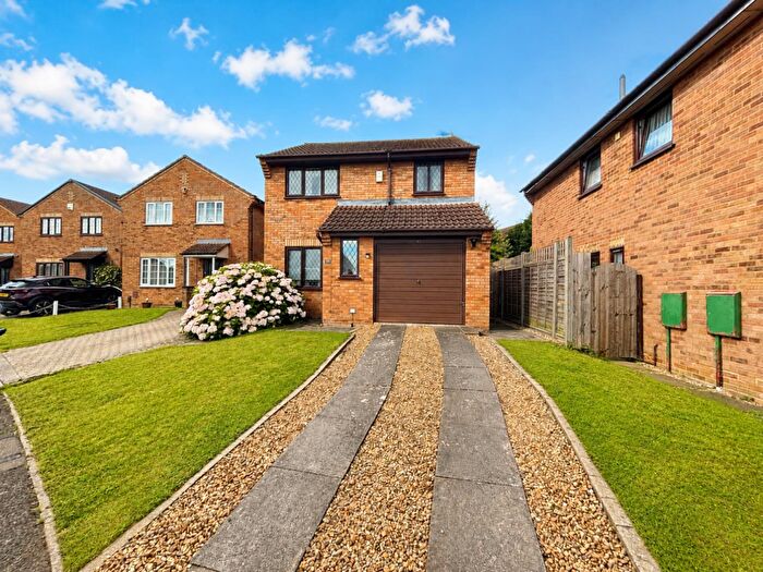 3 Bedroom Detached House For Sale In Watermeadow Drive, Watermeadow, Northampton, NN3
