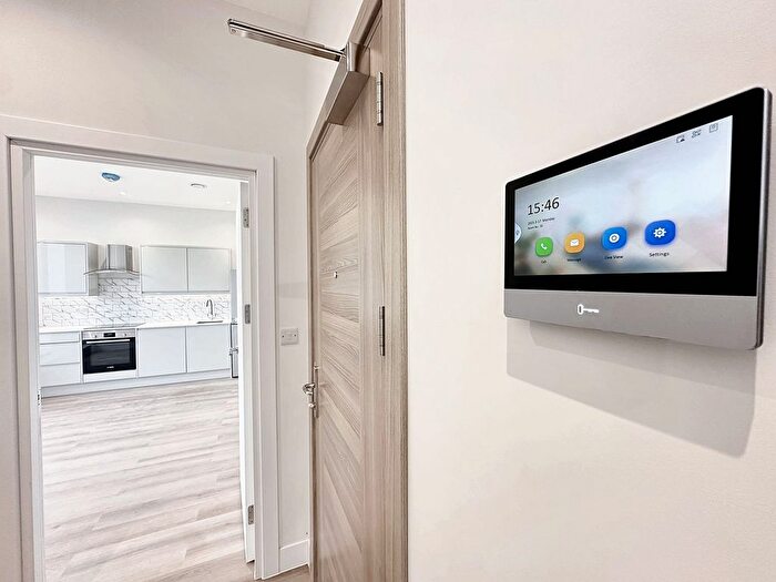 1 Bedroom Property To Rent In Streamside House, Cowley Business Park, UB8