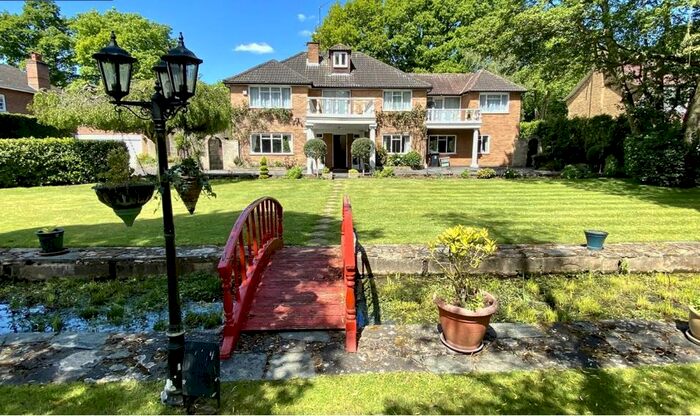 6 Bedroom Property To Rent In Lakeside Drive, Stoke Poges, Slough, SL2