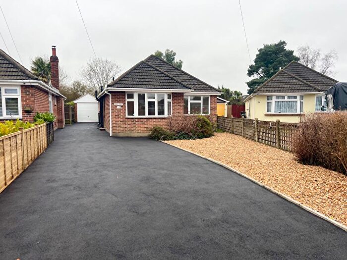 3 Bedroom Detached Bungalow For Sale In Ivor Close, Holbury, Southampton, Hampshire, SO45