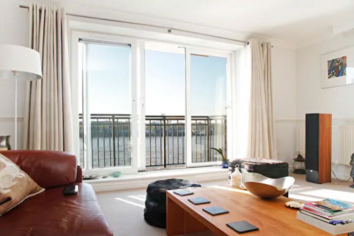 2 Bedroom Flat To Rent In Homer Drive, London, E14