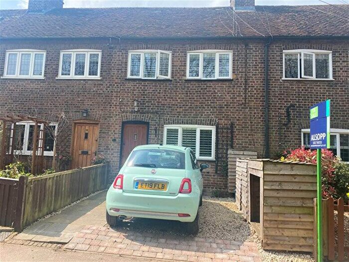 2 Bedroom Terraced House To Rent In West Common, Harpenden, AL5