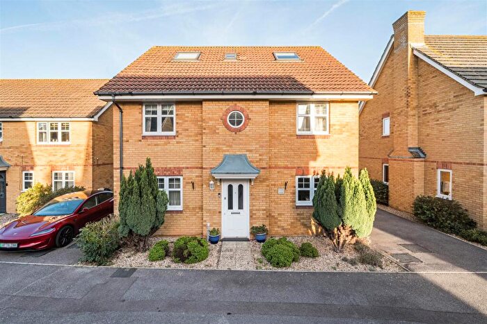 6 Bedroom Detached House For Sale In Magister Drive, Lee-On-The-Solent, PO13