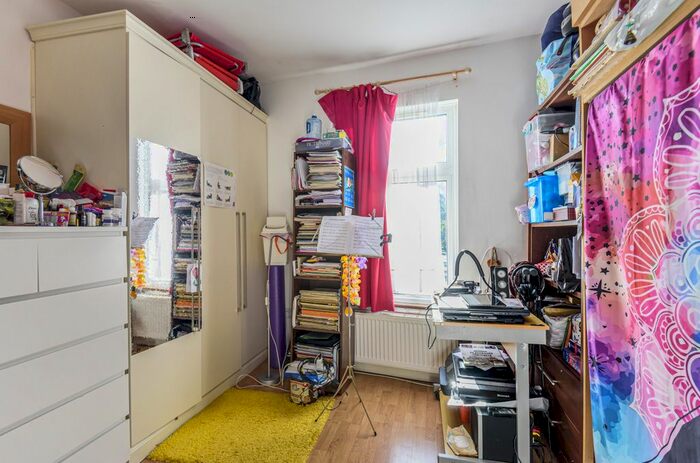 2 Bedroom Flat To Rent In Church Lane, East Finchley, London, N2