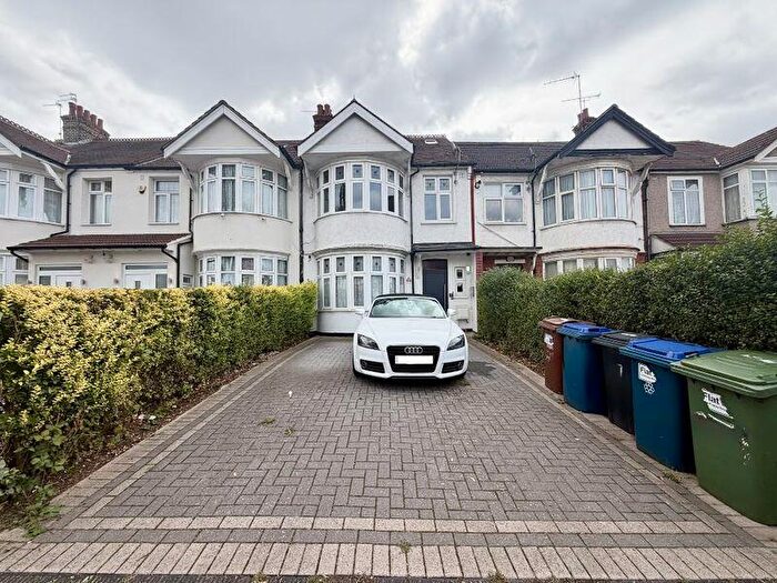 2 Bedroom Flat To Rent In Pinner Road, Harrow, HA1